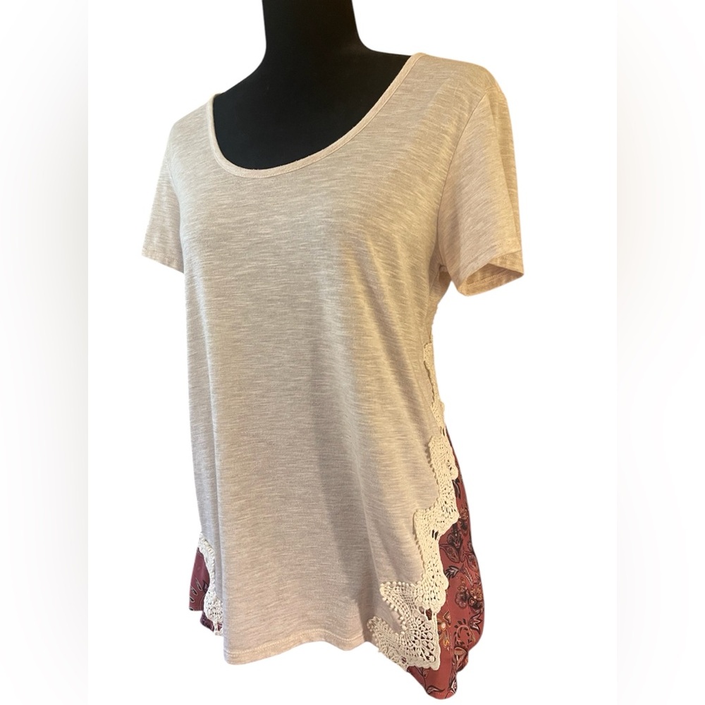 Tru Self Romantic Women's Cream Lace Trim Popover Floaty Top‎